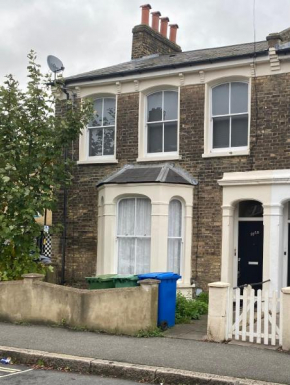 Peckham Apartments